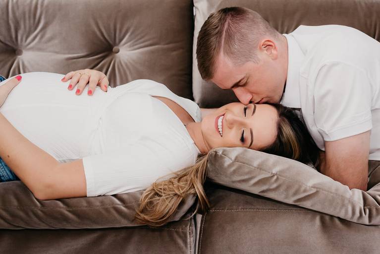 Ensaio de gestante da Deisi e Adilson Warken, à espera da Manuela, realizado em Belo Horizonte, pela fotógrafa Fabiana Bomfim. 