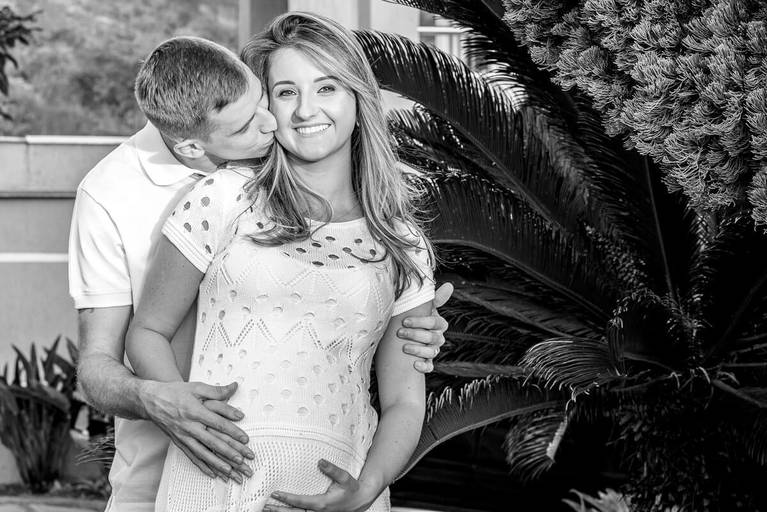 Ensaio de gestante da Deisi e Adilson Warken, à espera da Manuela, realizado em Belo Horizonte, pela fotógrafa Fabiana Bomfim. 