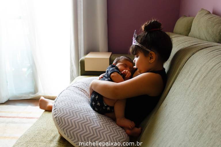 ensaio recém nascido lifestyle com irmãos rj