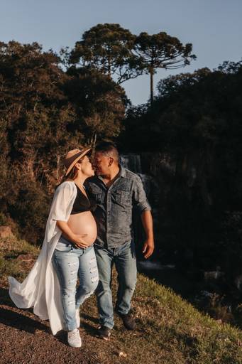 gestante pôr do sol