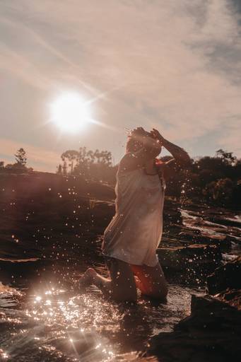 Ensaio feminino intimista na água