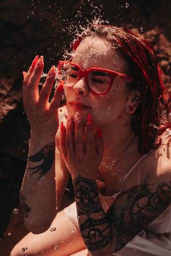 Ensaio feminino intimista na água