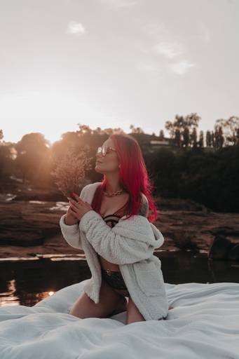 Ensaio feminino intimista na  no colchão