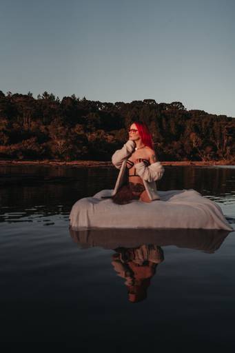 Ensaio feminino intimista na  no colchão