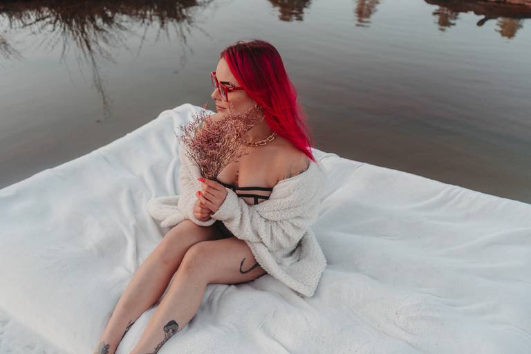 Ensaio feminino intimista na  no colchão