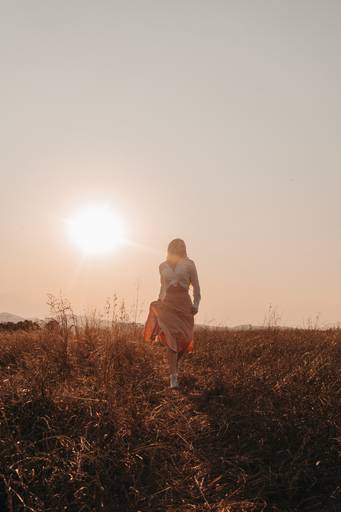 ensaio no por do sol feminino
