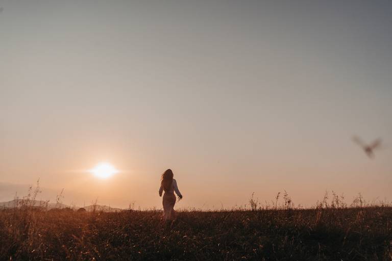 ensaio no por do sol feminino