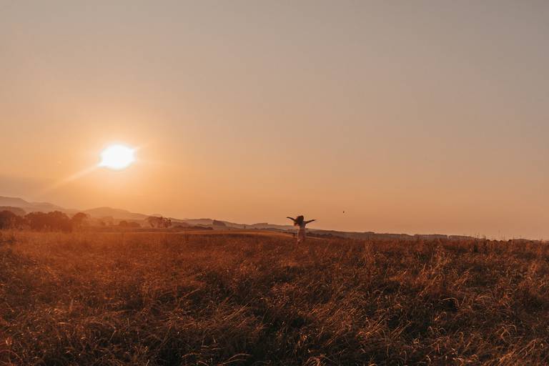 ensaio no por do sol feminino