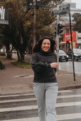 ensaio feminino chuva rua