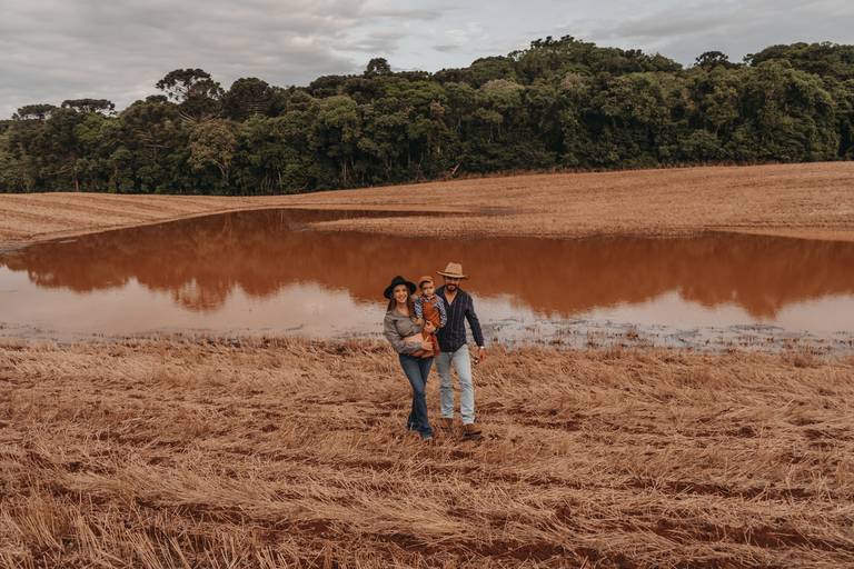 ensaio de gestante na fazenda