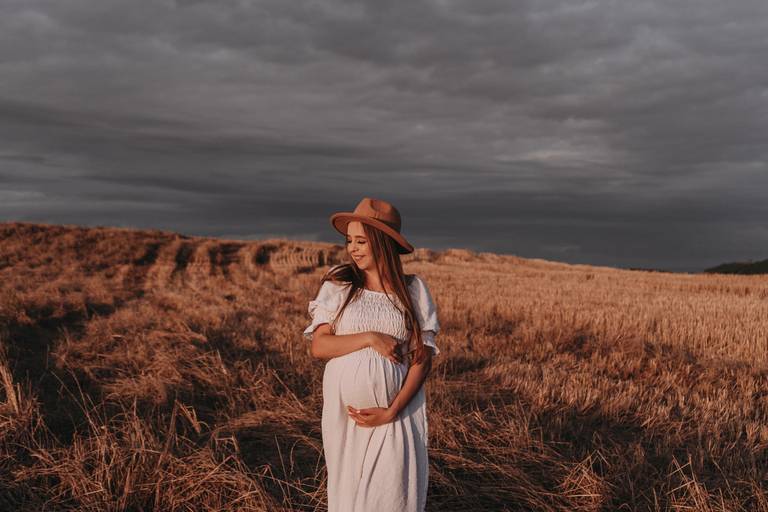ensaio de gestante na fazenda