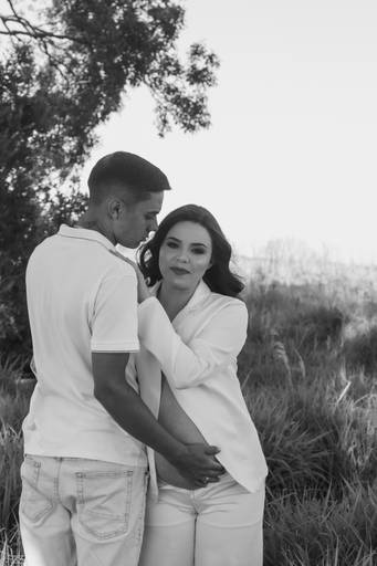 ensaio gestante moderno na natureza