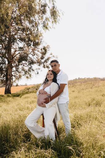 ensaio gestante moderno na natureza