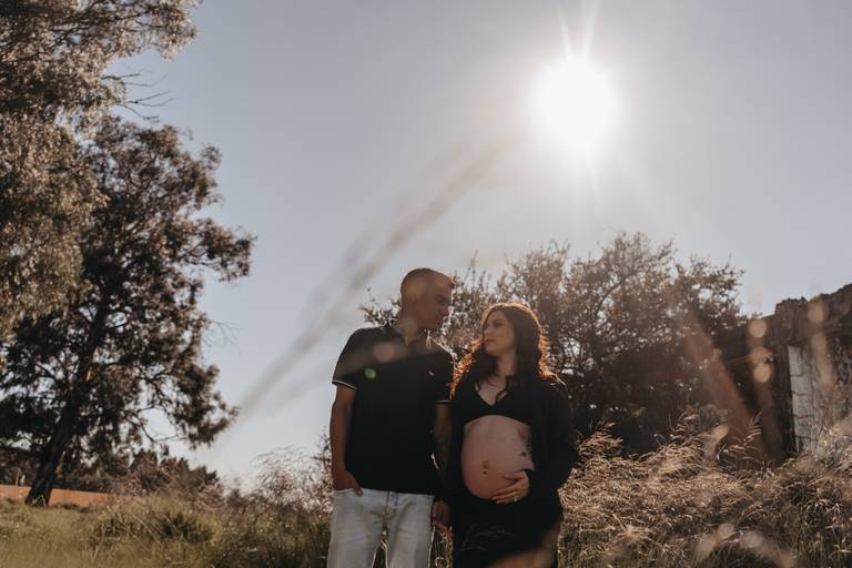 ensaio gestante moderno na natureza