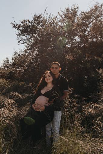 ensaio gestante moderno na natureza
