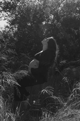 ensaio gestante moderno na natureza