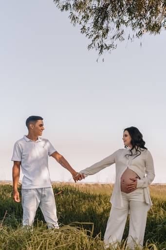 ensaio gestante moderno na natureza