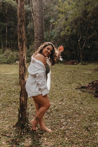 foto feminina em cachoeira