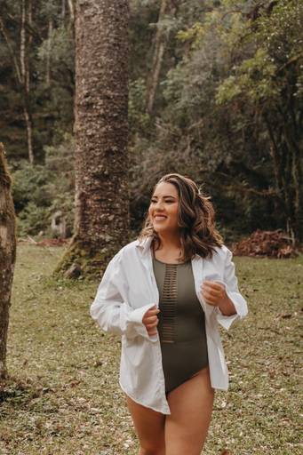 foto feminina em cachoeira