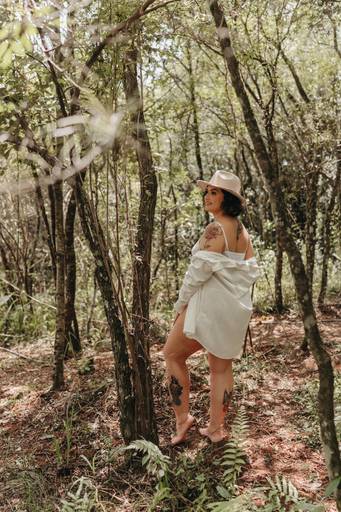 ensaio delicado na natureza intimista