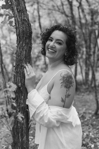 ensaio delicado na natureza intimista