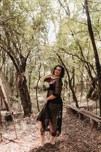 ensaio delicado na natureza intimista