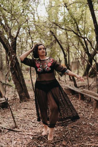 ensaio delicado na natureza intimista