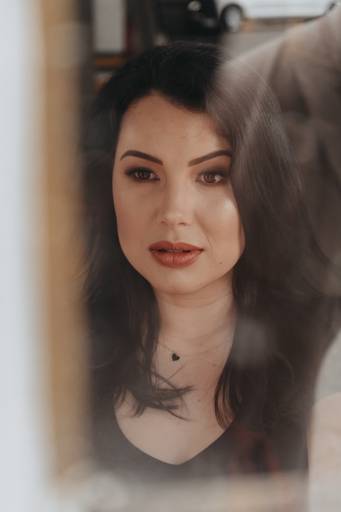 foto estacionamento feminino urbano