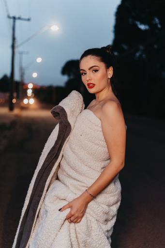 ensaio feminino a noite coberto feminino