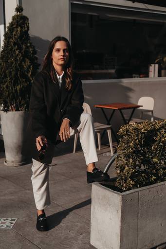 fotos femininas rua café