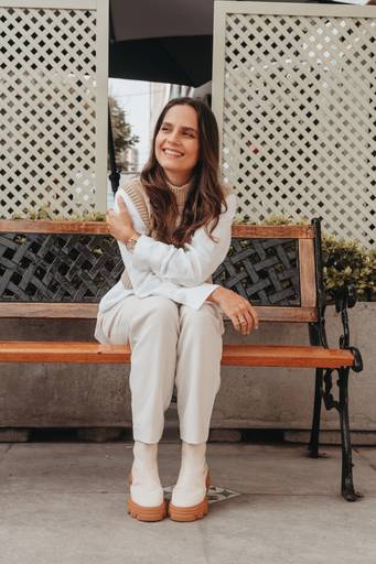 fotos femininas rua café