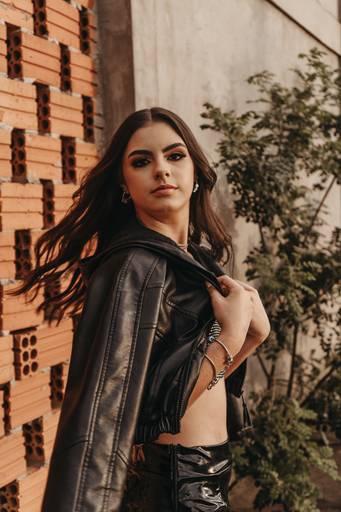 foto feminina urbana rua look preto