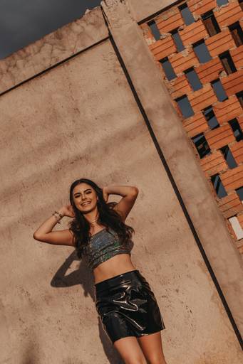 foto feminina urbana rua look preto