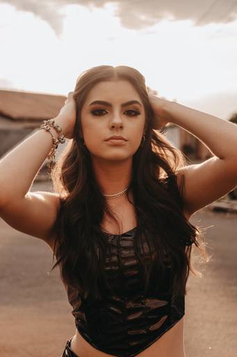 foto feminina urbana rua look preto