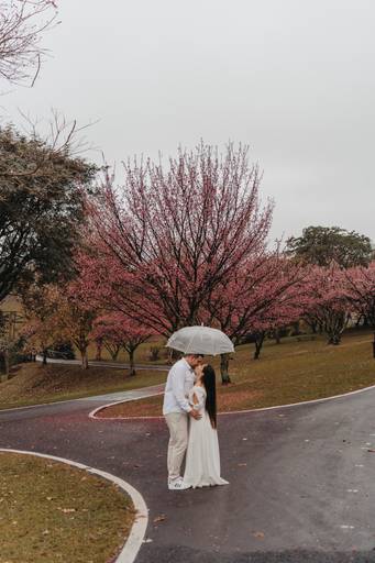 casal na chuva