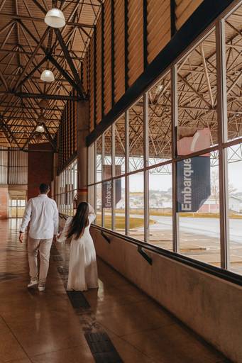 casal na rodoviária