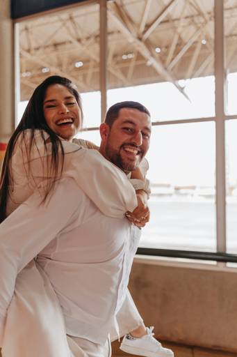 casal na rodoviária