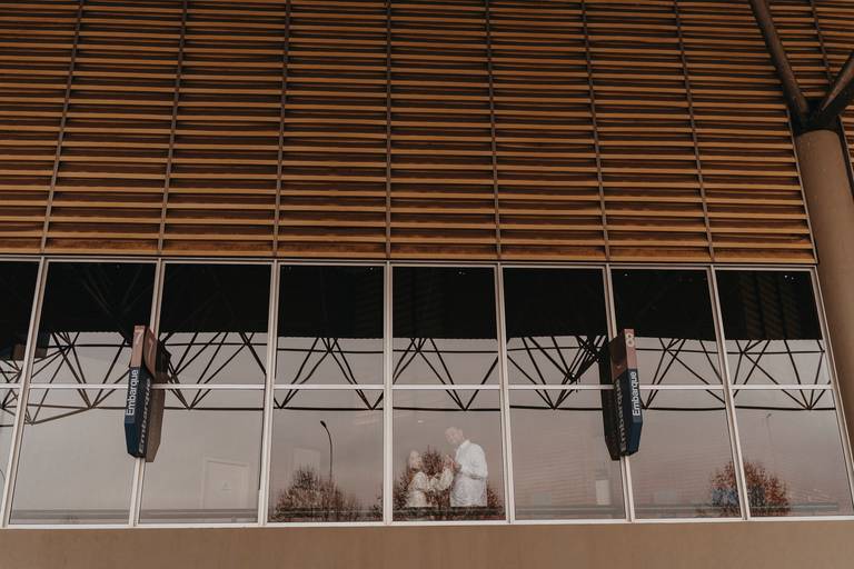 casal na rodoviária