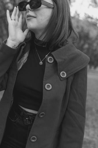 foto urbana feminina nas cerejeiras