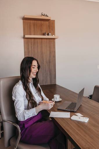 Foto psicologa escritório