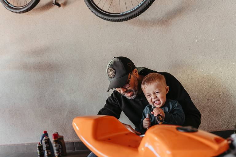 Pai e filho - mecanica - ensaio de dia dos pais