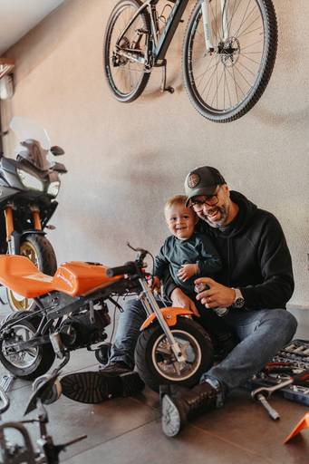 Pai e filho - mecanica - ensaio de dia dos pais