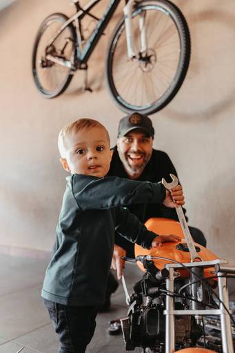 Pai e filho - mecanica - ensaio de dia dos pais
