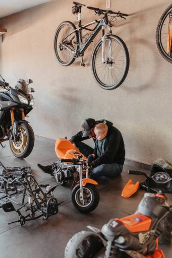 Pai e filho - mecanica - ensaio de dia dos pais