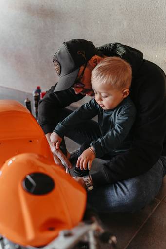 Pai e filho - mecanica - ensaio de dia dos pais