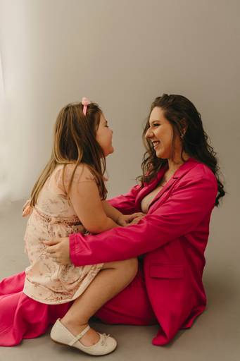 gestante estúdo look rosa