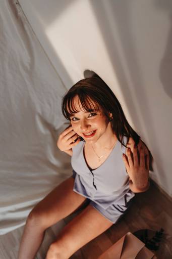 Ensaio de 15 anos boho delicado em casa