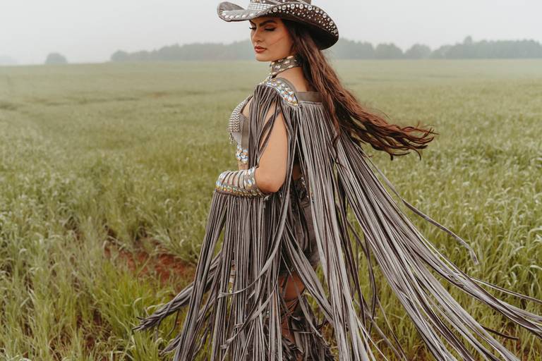 Ensaio feminino western country