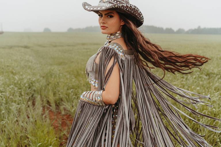 Ensaio feminino western country