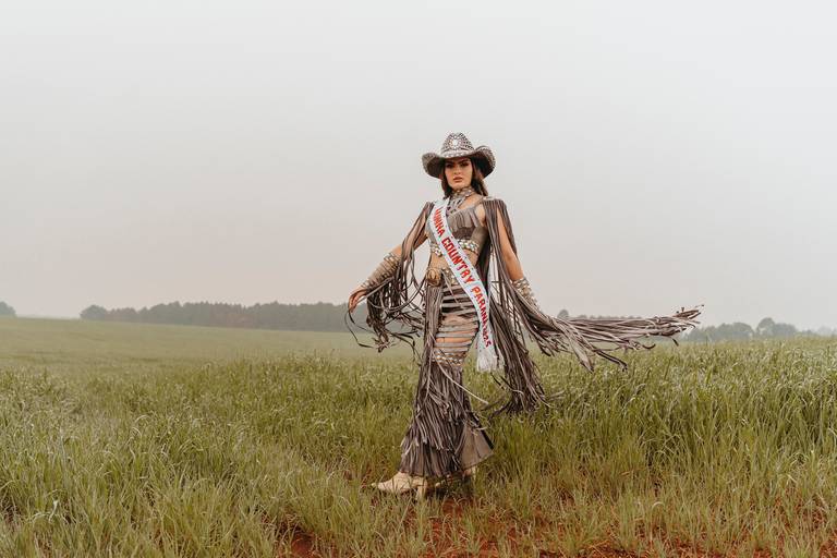 Ensaio feminino western country